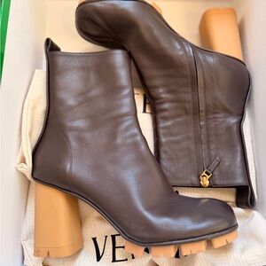 Bottega Veneta Shore Ankle Boots Brown IT40 | Dust Bags Included